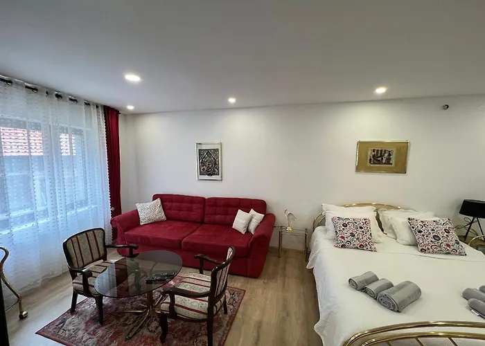 Apartman Golden In The Town Center With A Free Garage