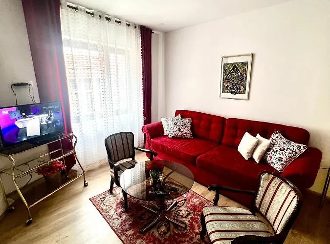 Apartman Golden In The Town Center With A Free Garage Visoko